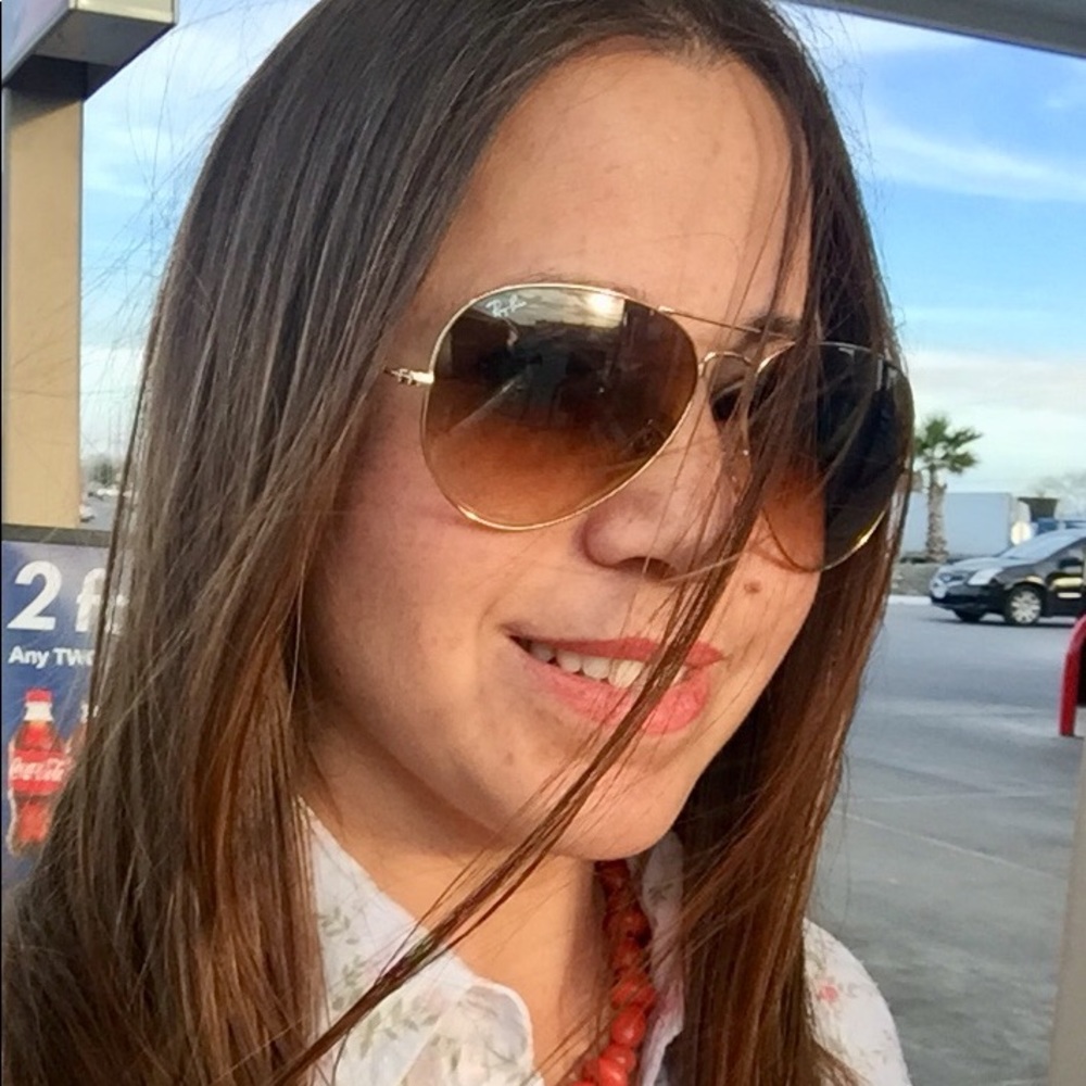 Meet your Posher, Sandrs